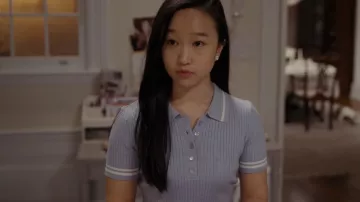 Cynthia Rowley Aqua Rib Knit Cropped Top usado por Lily Goldenblatt (Cathy Ang) como se ve en And Just Like That... (S01E09)