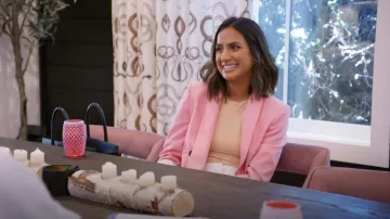 Skims s’adapte à tout le monde Combinaison à col haut portée par Sabeena comme on le voit dans les règles Vanderpump (S10E07)