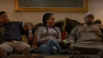 Mother The Insider High Waist Crop Step Chew Hem Jeans usados por Fay (Grasie Mercedes) como se ve en Grand Crew (S02E04)