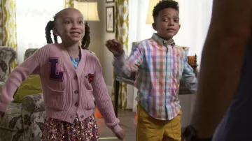 Tommy Hilfiger Plaid Shirt usada por Bailey (Christian Cote) como se ve en Cheaper by the Dozen