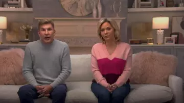 Aqua Womens Colorblock Knit Pullover Sweater worn by Julie Chrisley as seen in Chrisley Knows Best (S10E07)