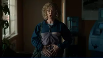 Patagonia Girls' Micro D Snap-T Fleece Jacket in Crater Blue worn by Misty (Christina Ricci) as seen in Yellowjackets (S02E01)