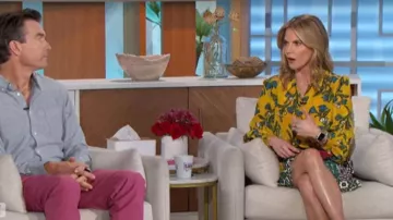 Fin de semana Max Mara Kiens Falda plisada de patchwork usada por Natalie Morales como se ve en The Talk el 23 de marzo de 2023