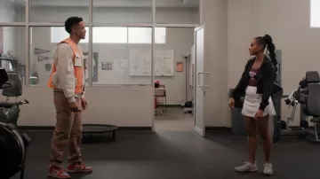 Eddie Bauer x Homme Cargo Vest usado por Damon Sims (Peyton Alex Smith) como se ve en All American: Homecoming (S02E15)
