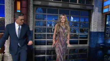 Robe multicolore Missoni portée par Heidi Klum vue dans The Late Show with Stephen Colbert