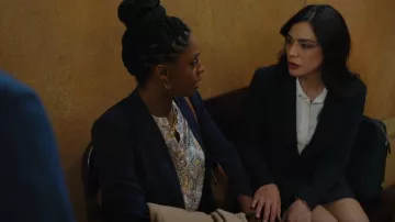 Boss Vilea Jupe crayon fondamentale portée par ADA Samantha Maroun (Odelya Halevi) comme on le voit dans Law & Order (S22E16)