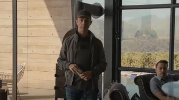 Tom Ford Lyocell y camiseta Cotton Blend Jersey usada por Kendall Roy (Jeremy Strong) como se ve en Succession (S04E01)