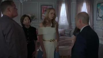 Reiss Ivory Etta Asymmetric Neck Top usado por Tory (Amy Acker) como se ve en The Watchful Eye (S01E10)