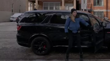 Chaqueta Nini de Outdoor Survival Canada usada por Hailey Upton (Tracy Spiridakos) vista en Chicago P.D. (S10E16)