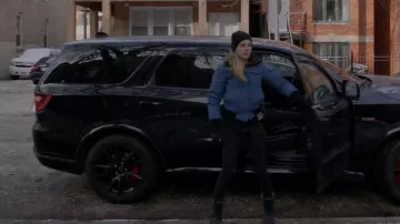 Bottes Ugg Adirondack III portées par Hailey Upton (Tracy Spiridakos) vues dans Chicago P.D. (S10E16)