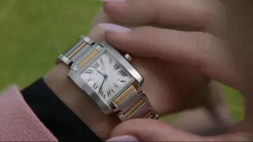 Cartier Tank Française Montre portée par Rebecca Welton (Hannah Waddingham) dans Ted Lasso (S03E03)