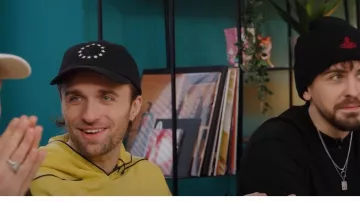 La casquette à étoiles Études Studio portée par Squeezie dans sa vidéo YouTube T'es pas drôle, tu sors feat. Joyca, Maxenss