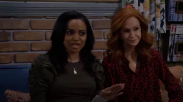 Frame Ruched Sleeve T Shirt worn by Randi (Kyla Pratt) as seen in Call Me Kat (S03E19)