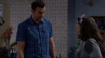 Ariat Holt Retro Fit Shirt worn by Max (Cheyenne Jackson) as seen in Call Me Kat (S03E19)