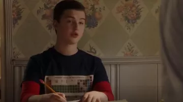 Images améliorées portées par le jeune Sheldon (Iain Armitage) vu dans Young Sheldon (S06E16)