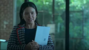 Court & Rowe Satin Trim Plaid Tweed Blazer usado por Mariana Adams Foster (Cierra Ramirez) como se ve en Good Trouble (S05E03)