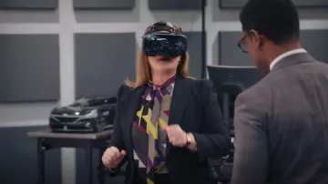 Akris Punto Houndstooth Check Tie Neck Silk Blouse worn by Katherine Hastings (Ana Gasteyer) as seen in American Auto (S02E10)