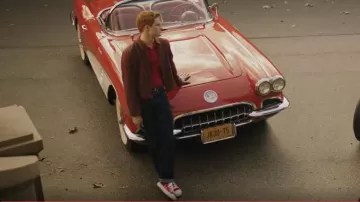 Converse Chuck Taylor All Star Classic Colour Low Top Red porté par Julian Blossom (Nicholas Barasch) vu dans Riverdale (S07E01)
