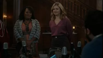 Zara Zw The Ma­rine Straight Jeans worn by Samantha (Rose McIver) as seen in Ghosts (S02E18)