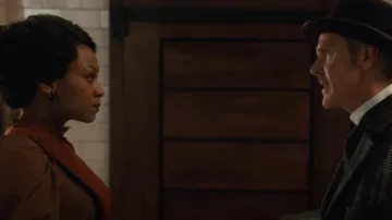 Robe Taffetta volumineuse Zara portée par Violet Hart (Shanice Banton) vue dans Murdoch Mysteries (S13E18)