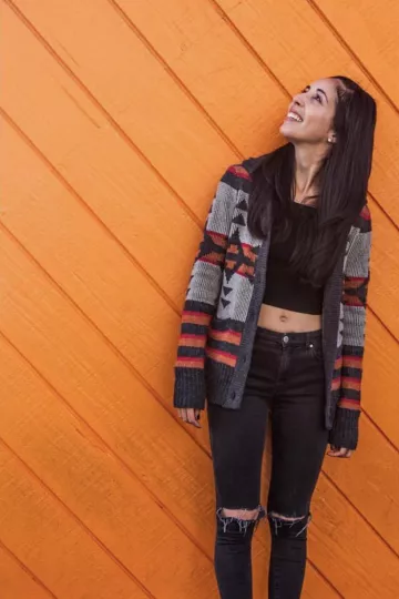 Nixon Printed Cardigan porté par Kenny Sanders sur le compte Instagram de @crystalrose.sanders