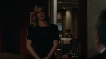 Reiss Rosie Knitted Bodycon Midi Vestido usado por Abigail Baker (Abigail Hawk) como se ve en Blue Bloods (S13E16)