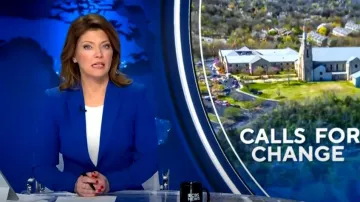 Alexander McQueen Wool Grain de Poudre Chaqueta usada por Norah O'Donnell vista en CBS Evening News el 29 de marzo de 2023