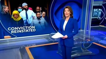 Alexander McQueen Bootcut Leg Pantalones usados por Norah O'Donnell como se ve en CBS Evening News el 29 de marzo de 2023