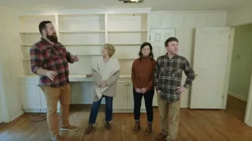 Anthropologie Hygge Cardigan Sweater worn by Erin Napier as seen in Home Town (S07E15)