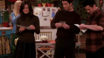 Jupe vintage des années 2000 portée par Monica Geller (Courteney Cox) vue dans Friends (S09E10)