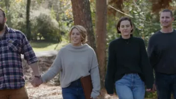 Vince Fun­nel Neck Sweater worn by Erin Napier as seen in Home Town (S07E16)