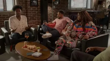 Farm Rio Leop­ard Tou­cans Sweat­shirt worn by Nicky (Nicole Byer) as seen in Grand Crew (S02E05)