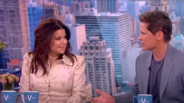 Rickie Freeman For Teri Jon 3/4-Sleeve Burnout Jacquard Shirtdress usado por Ana Navarro como se ve en The View el 3 de abril de 2023