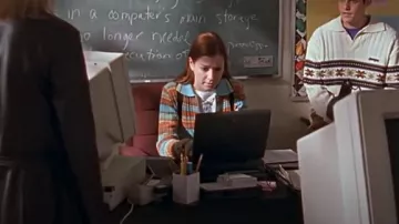 Vintage 90s Striped Cardi­gan worn by Willow Rosenberg (Alyson Hannigan) in Buffy the Vampire Slayer (S02E19)