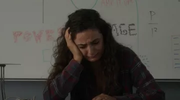 Madewell Flannel Shirt In Bainbridge Plaid worn by Amelia (Megan Smart) as seen in Class of '07 (S01E03)