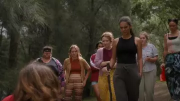 Oxford Imo­gen Col­lar Cardi­gan worn by Renee (Emma Horn) as seen in Class of '07 (S01E03)