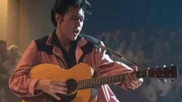 Pink Suit of Elvis (Austin Butler) in Elvis