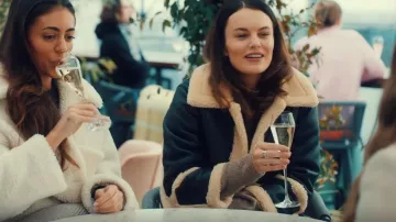 Topshop Borg Shacket réversible porté par Emily dans Made in Chelsea (S25E03)