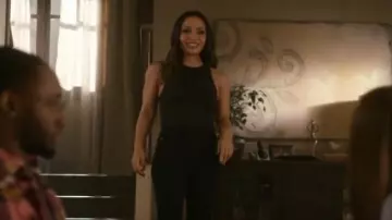 Babaton Contour '90s Body Costume à col haut porté par Cecile Horton (Danielle Nicolet) comme vu dans The Flash (S09E08)