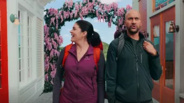 Arc'teryx Ma­gen­ta Atom LT Vest worn by Melissa Gimble (Cecily Strong) as seen in Schmigadoon! (S01E01)