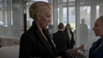 Shaun Leane Hook Size 3 Pendientes grandes usados por Rebecca Welton (Hannah Waddingham) como se ve en Ted Lasso (S03E04)
