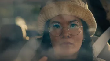 Chloe Eyewear Hexagonal Frame Gafas usadas por Amy Lau (Ali Wong) como se ve en Beef (S01E01)