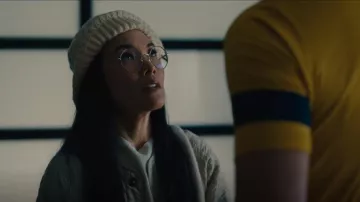 Chaqueta acolchada Tonle Kanya usada por Amy Lau (Ali Wong) como se ve en BEEF (S01E01)