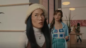 Fore Cro­chet Cropped Tank Top worn by Mia (Mia Serafino) as seen in BEEF (S01E03)