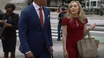Sac à bagages tambouriné Céline porté par Marissa Morgan (Geneva Carr) vu dans Bull (S06E05)