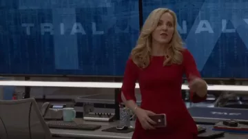 Roland Mouret Crane Vestido usado por Marissa Morgan (Geneva Carr) como se ve en Bull (S06E07)