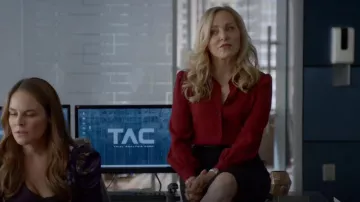 Karen Millen Falda lápiz de cintura alta usada por Marissa Morgan (Geneva Carr) vista en Bull (S06E07)