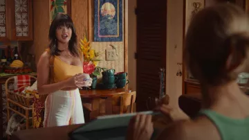Pantalon rayé Locals Only porté par Lahela 'Doogie' Kamealoha (Peyton Elizabeth Lee) comme on le voit dans Doogie Kamealoha, M.D. (saison 2 épisode 6)