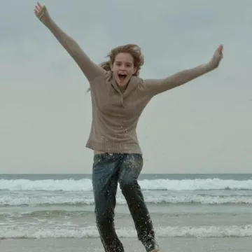 El suéter marrón usado por Emma Watson en el set de Harry Potter y las Reliquias de la Muerte