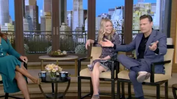 Gianvito Rossi Pointy Toe Pump usado por Kelly Ripa como se ve en LIVE with Kelly and Mark el 10 de abril de 2023
